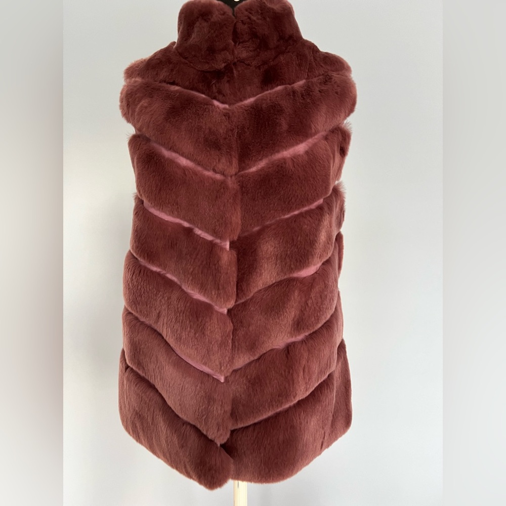 NWT Gorski Fur Vest in maroon purple red chevron punched stripe